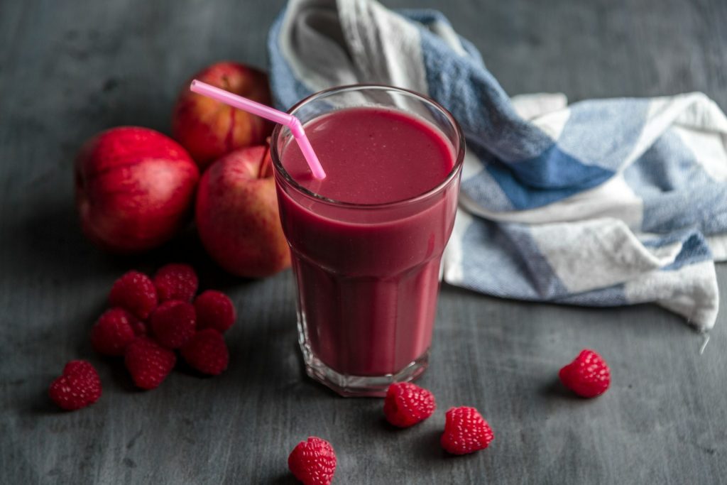 Jus Apel dan Stroberi